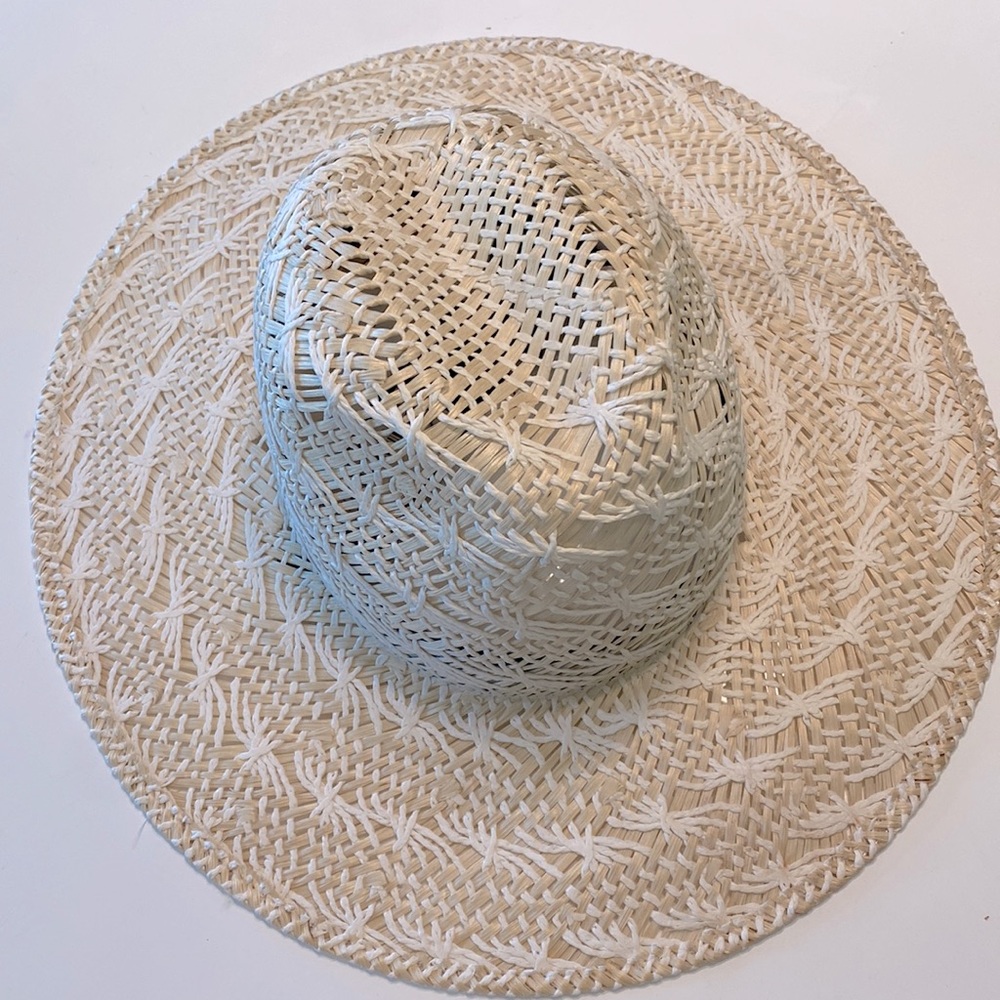 Beautifully constructed Jenni Kayne Resort Hat